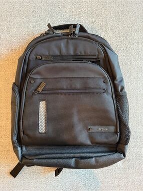 The Targus Revolution Checkpoint-Friendly Backpack NWOT